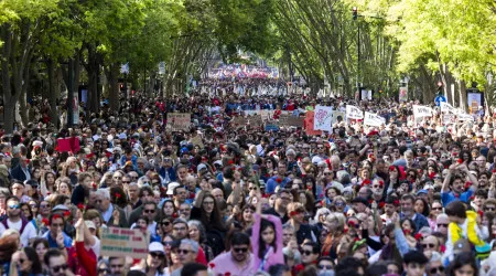 Esquerda destaca mobilização no 25 de Abril como "lição" ao Governo