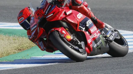 Marc Márquez vence em Jerez e mantém o pleno nas corridas sprint