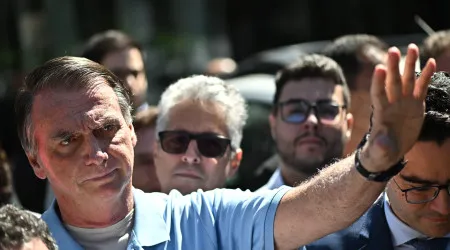 Bolsonaro recebe no Brasil membro da administração Trump
