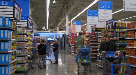 Lucros da Walmart caem 12,1% no trimestre acabado em abril 