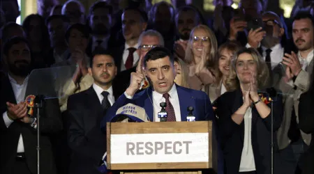 Nacionalista George Simion reconhece derrota nas presidenciais da Roménia