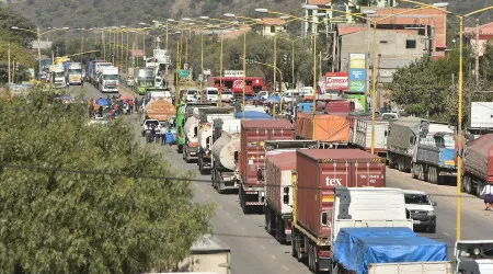 Apoiantes de antigo presidente voltam a bloquear cidades bolivianas