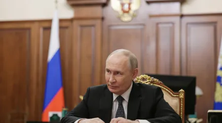 Vladimir Putin felicita Roussef pela reeleição no banco dos BRICS
