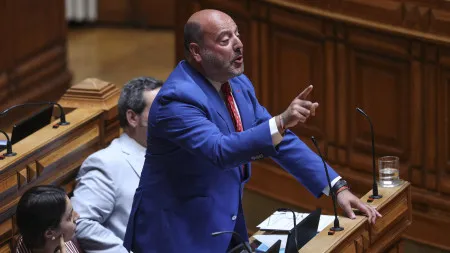 IL e Chega concordam: É preciso esclarecimentos por parte do Governo