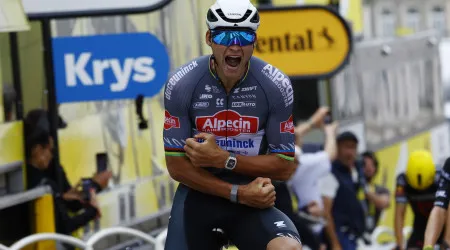 Van der Poel bate Pogacar na luta pela segunda etapa da Volta a França
