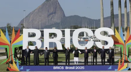 Líderes dos BRICS condenam "ataques militares" contra o Irão