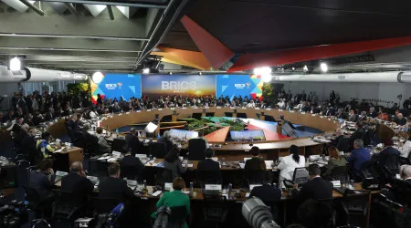 Trump ameaça com tarifa adicional de 10% países que alinharem com BRICS