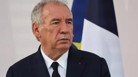França anuncia congelamento das despesas em 2026 (exceto na Defesa)