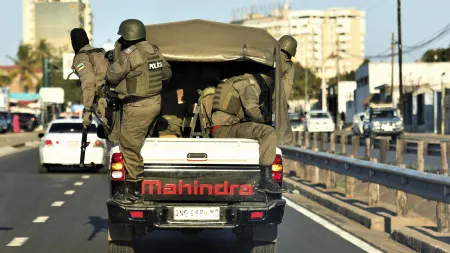 Polícia moçambicana recruta 4.000 agentes mas avisa que vagas "não estão à venda"