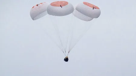 Astronautas regressam à Terra na SpaceX após 5 meses na Estação Espacial