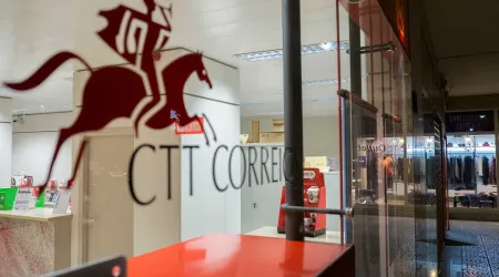 Ocupantes dos CTT abandonaram instalações oito horas depois