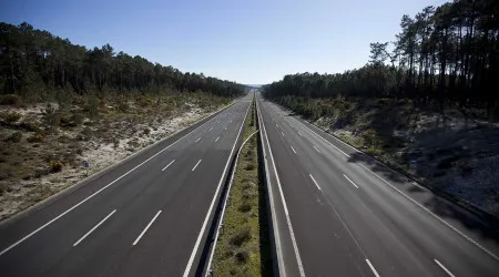 A4 totalmente reaberta após acidente que provocou um morto