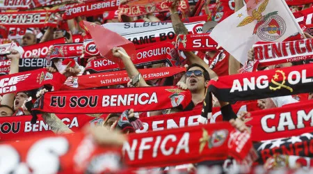 Benfica tenta limpar imagem diante do Valência