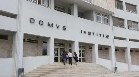 Antiga presidente de junta condenada por favorecer genro em Braga