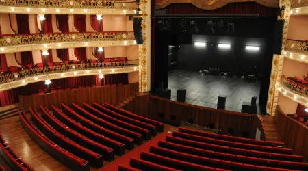 Céu, Buika e Nitin Sawhney em abril no Theatro Circo