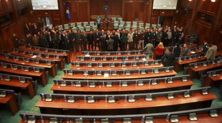 Forma-se novo parlamento do Kosovo mas mantém-se incógnita sobre novo Governo
