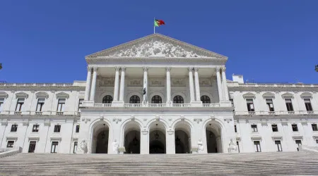 Parlamento quer documentação do acordo entre Estado e Santander Totta