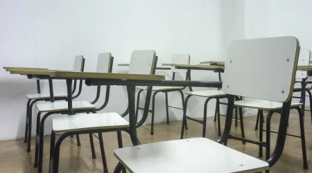 Escola queniana multada por partilhar online fotografias de alunos