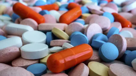 Mulher indemnizada em 300 mil euros por tumores atribuídos a medicamento