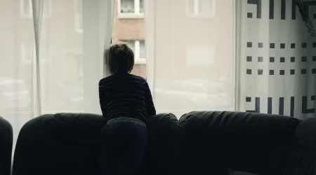 Pai de jovem autista em greve de fome por falta de respostas inclusivas 