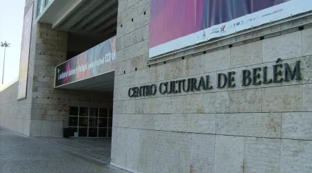 "Surpresa". Aida Tavares deixa CCB antes da escolha da nova direção