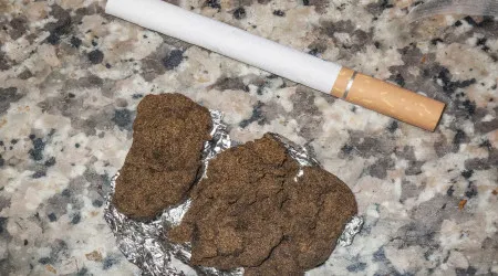 Jovem apanhada com droga durante abordagem da GNR a carro na Maia