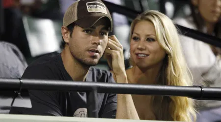 Revelada foto única de Enrique Iglesias e Anna Kournikova com os 3 filhos