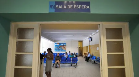 Plano de emergência da saúde com duas medidas urgentes por concluir