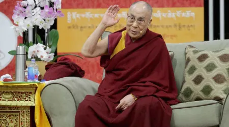 Dalai Lama vai viajar para os EUA para fazer tratamento aos joelhos