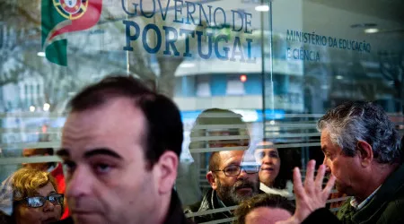 Centenas de investigadores protestam em Lisboa pelo fim da precariedade