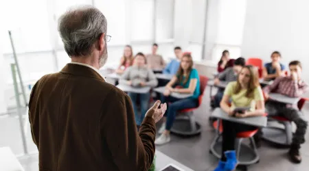 Mais de 5.600 professores nos quadros a partir do próximo ano letivo