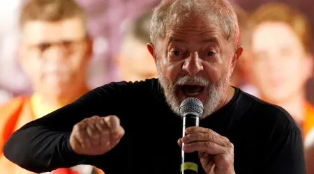 Lula reforça vantagem para Bolsonaro em sondagem para eleições de 2022