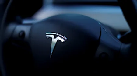 Tesla garante: "As nossas baterias são feitas para mais de 300.000 km"