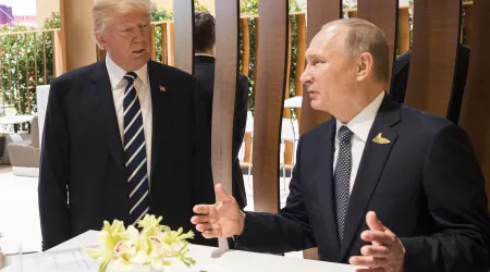 Putin disponível para discutir plano de paz com Trump (mas com condições)