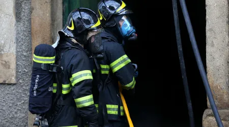 Extinto incêndio que deflagrou em prédio devoluto na baixa de Lisboa