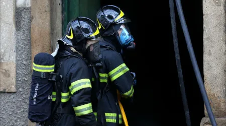 Incêndio no Porto provoca um ferido e obriga à evacuação do prédio