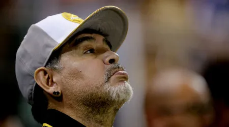 Maradona considerado autodestrutivo e não deveria ter recuperado em casa