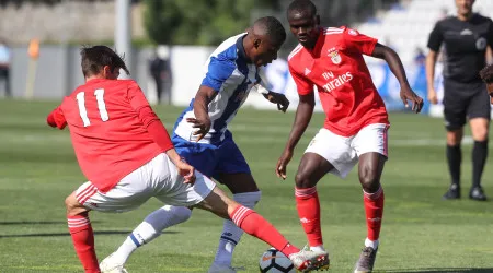 Benfica vence o FC Porto e assume a liderança do campeonato de juniores