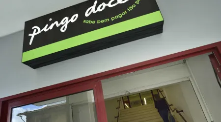 Pingo Doce começa hoje a vender autotestes em Lisboa. Custam 6,79 euros