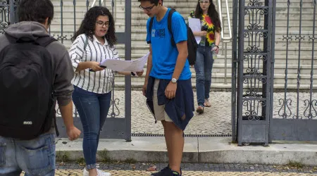 Notas dos exames feitos por 156 mil alunos do secundário divulgados hoje