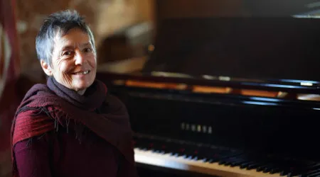 Após queda, pianista Maria João Pires chega hoje a Portugal