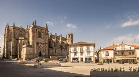 Ucrânia: AM da Guarda começou trabalhos com minuto de silêncio