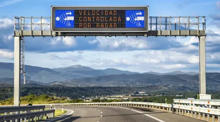 Passou num radar e não sabe se foi multado? Saiba aqui em segundos