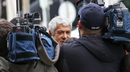 Sócrates admite ter feito ponte entre grupo Lena e Angola para "ser útil"