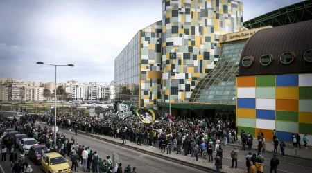 'Roulottes' que operam junto ao estádio do Sporting podem ser relocalizadas