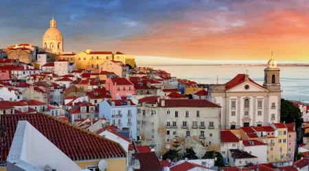 Portugal tem mais 1,6 milhões de habitantes e famílias diferentes