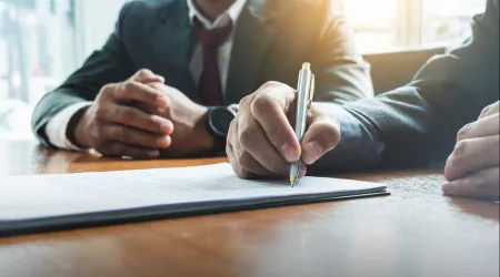 Trabalhadores em 'lay-off' com quebra homóloga de quase 45% em abril