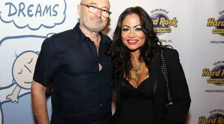 Ex-mulher de Phil Collins põe a leilão discos e prémios do cantor