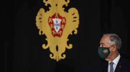 Carlos Ribeiro: Presidente lamenta morte de "reconhecido humanista"