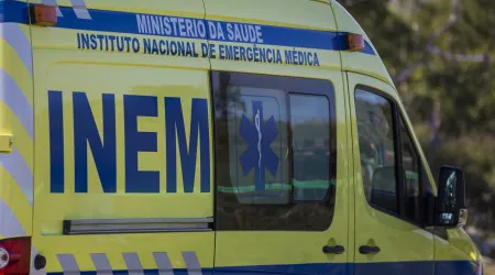 Motociclista morre e mulher fica em estado grave após despiste em Avis